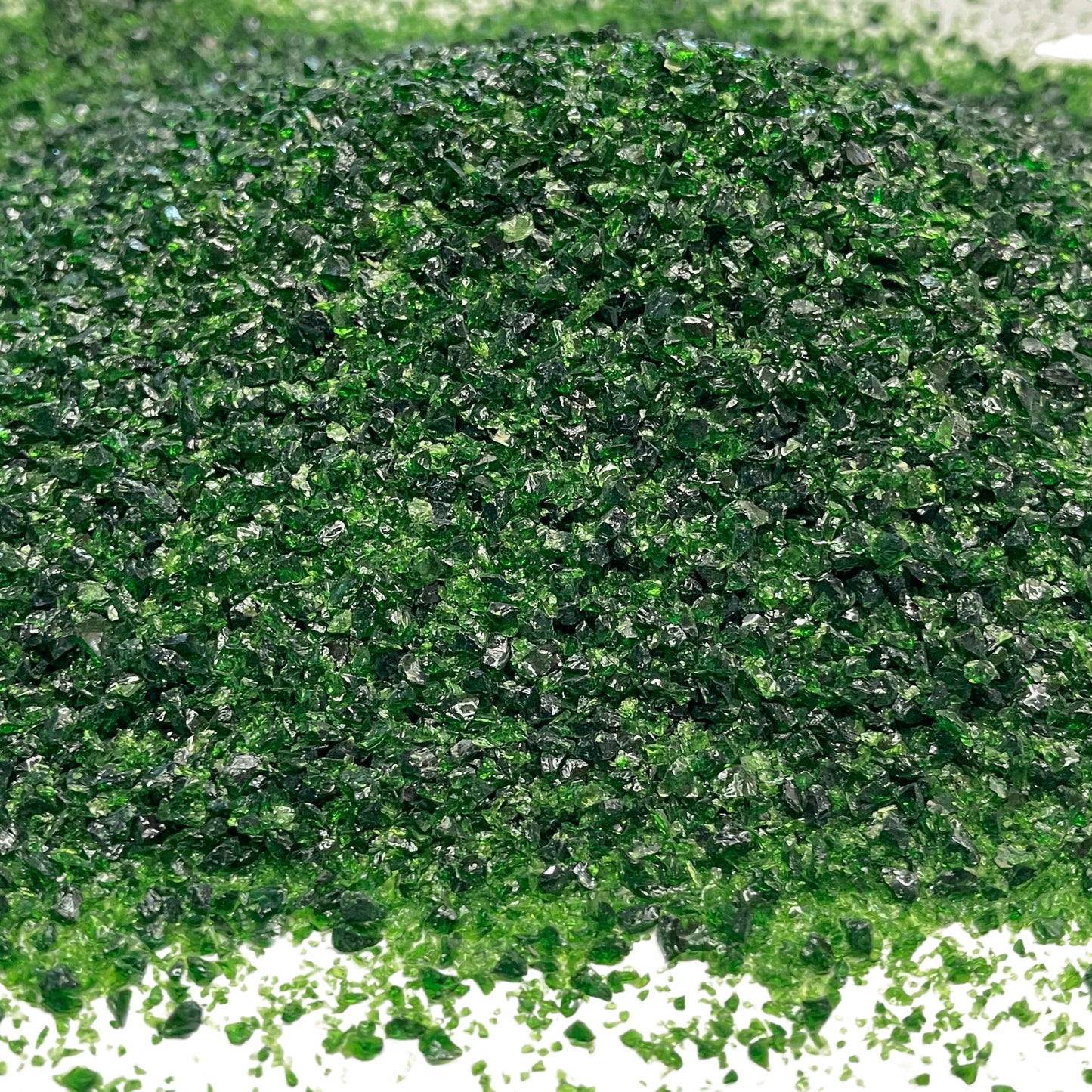 Crushed Green Goldstone Sand (Synthetic), Medium Crush (0.25mm-2mm) for Woodworking and Ring Inlay, Resin Art, Memorial Jewelry