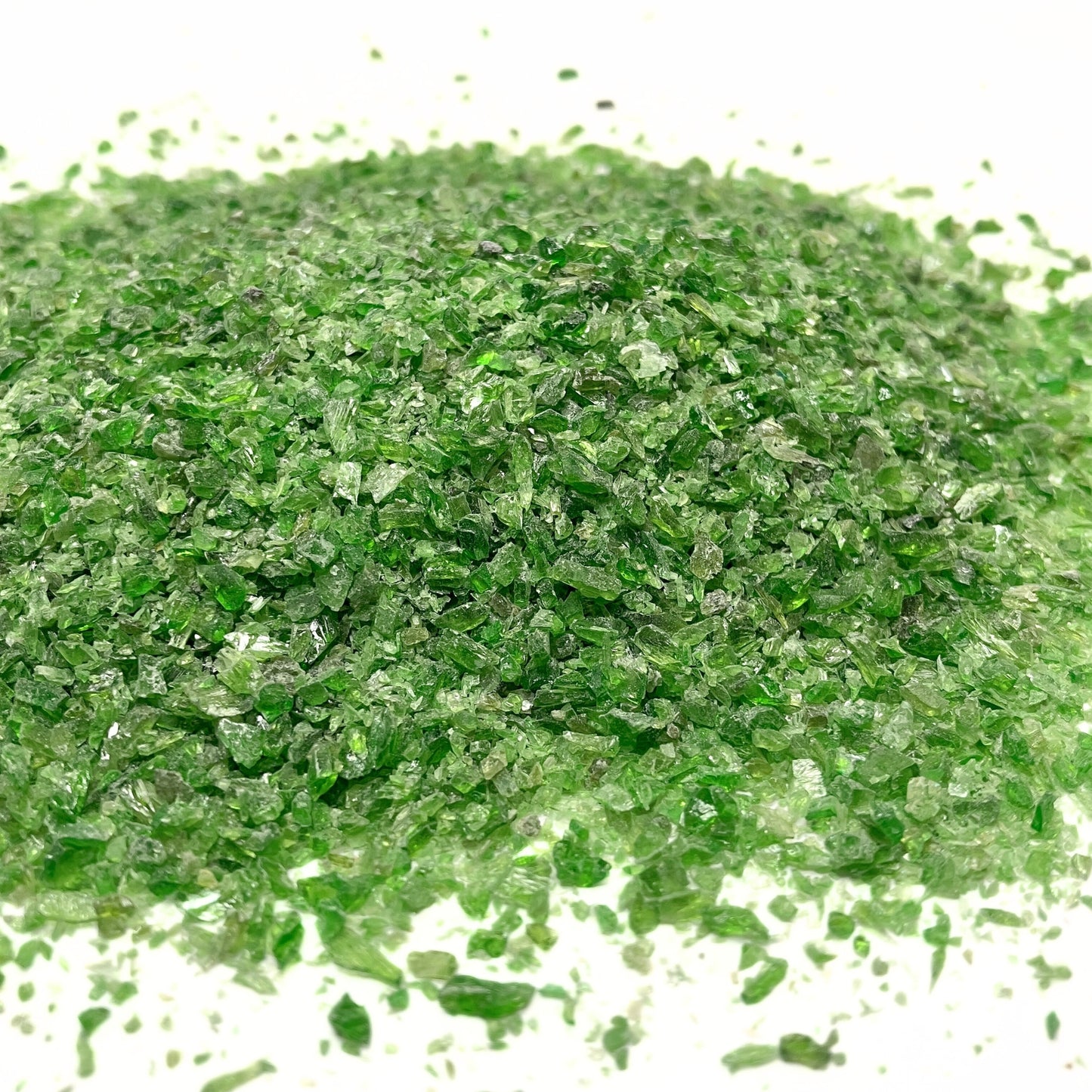 Crushed PREMIUM Gemmy Chrome Diopside (Pyroxene) Sand from Siberia, Medium Sand (0.25mm-2mm) for Woodworking and Ring Inlay, Resin Art, Memorial Jewelry