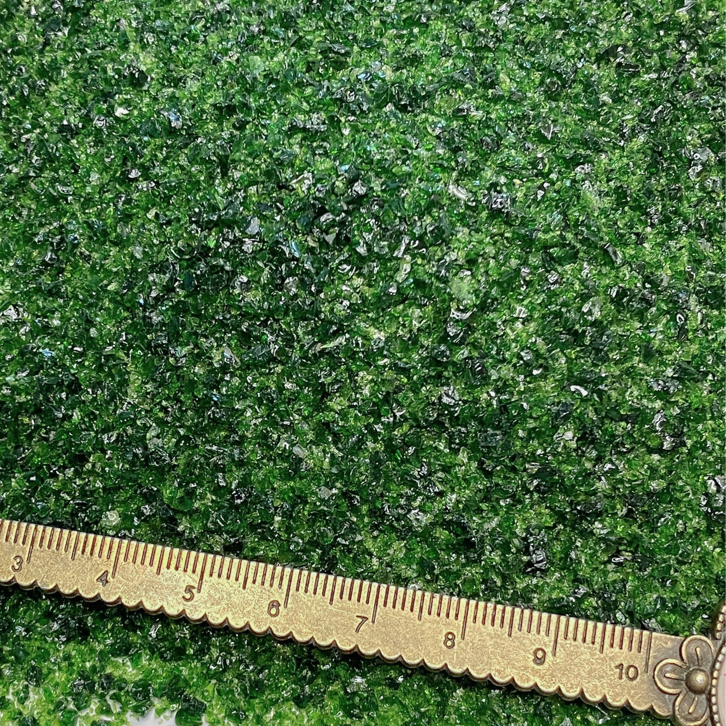 Crushed Green Goldstone Sand (Synthetic), Medium Crush (0.25mm-2mm) for Woodworking and Ring Inlay, Resin Art, Memorial Jewelry