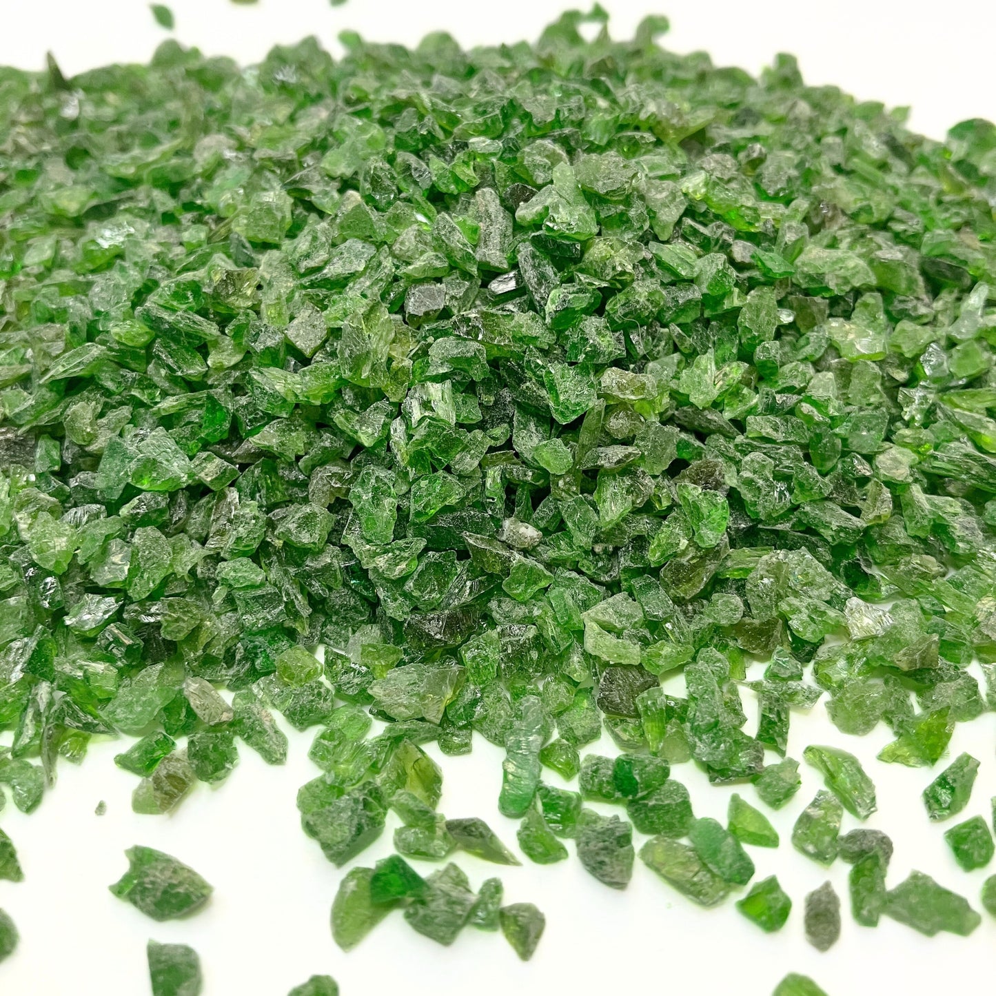 Crushed PREMIUM Gemmy Chrome Diopside (Pyroxene) Chips from Siberia, Pea-Sized Gravel (2mm-4mm) for Inlay, Resin Art, Embellishments or Orgone Pyramids