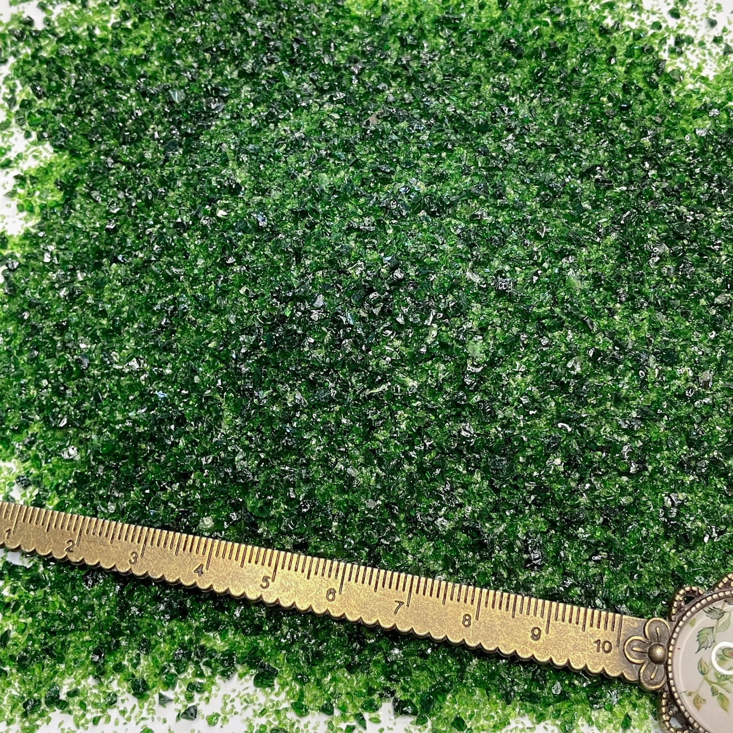 Crushed Green Goldstone Sand (Synthetic), Medium Crush (0.25mm-2mm) for Woodworking and Ring Inlay, Resin Art, Memorial Jewelry