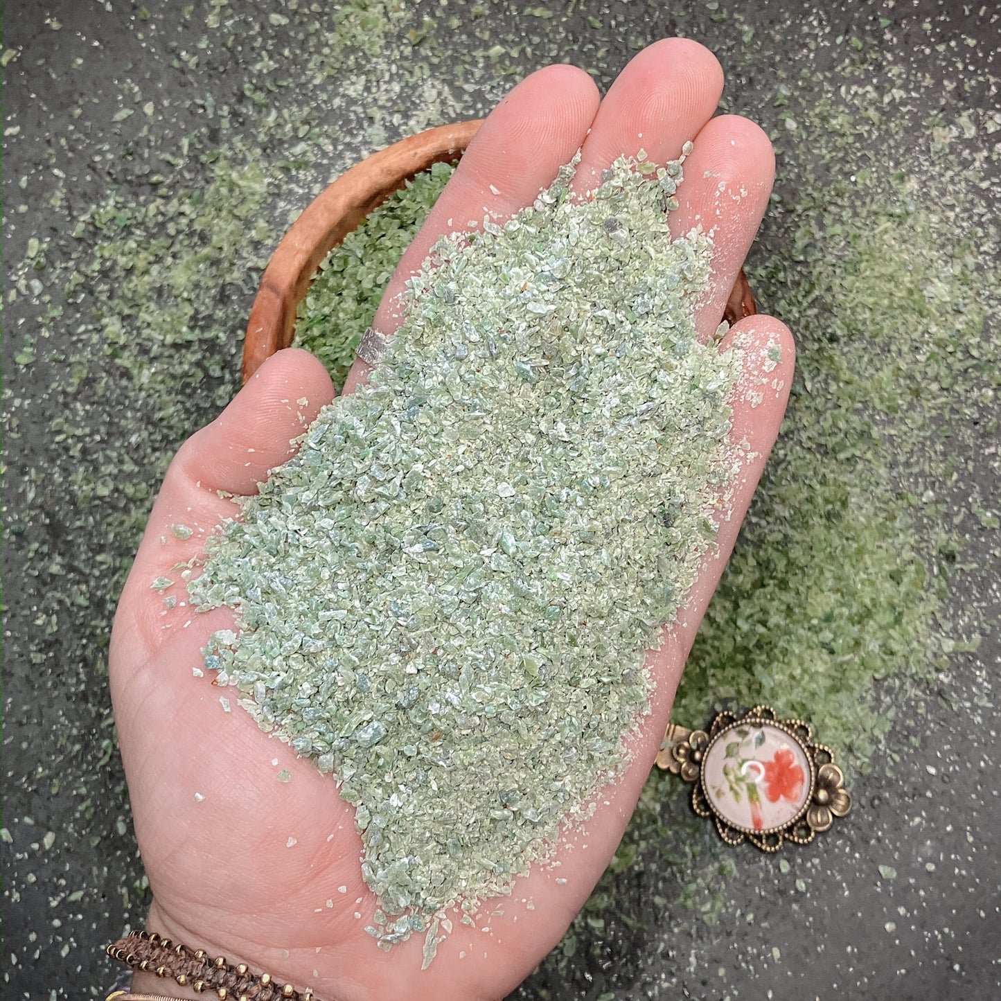 Crushed Green Nephrite Jade Sand (Grade A+) from Pakistan, Medium Sand (0.25mm-2mm) for Woodworking and Ring Inlay, Resin Art, Sand Jewelry