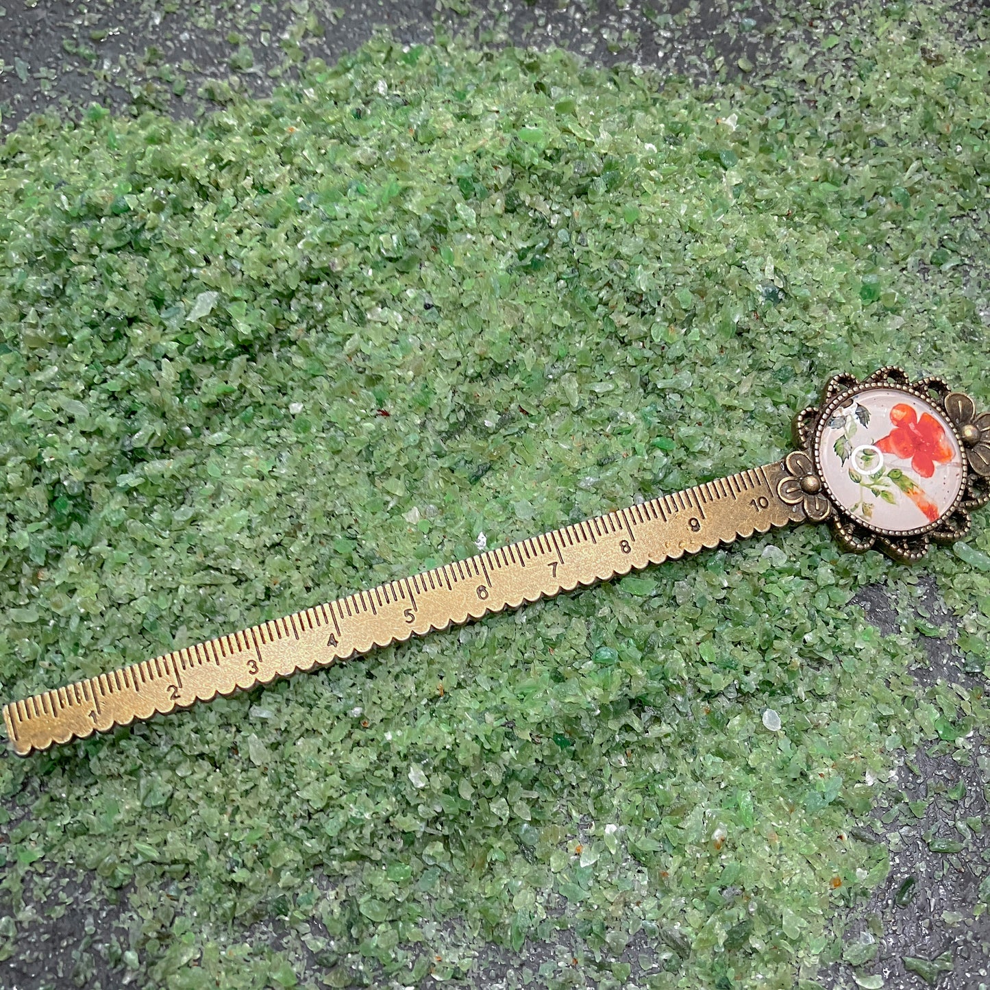 Crushed Green Nephrite Jade Sand (Grade A+) from Pakistan, Medium Sand (0.25mm-2mm) for Woodworking and Ring Inlay, Resin Art, Sand Jewelry