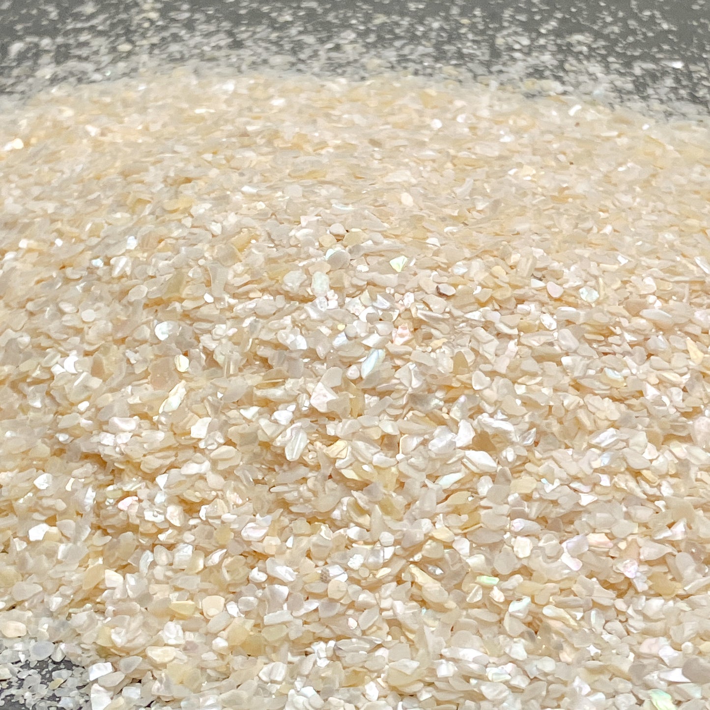Crushed Creamy White Mother of Pearl Flakes, Medium Sand (0.25mm-2mm)