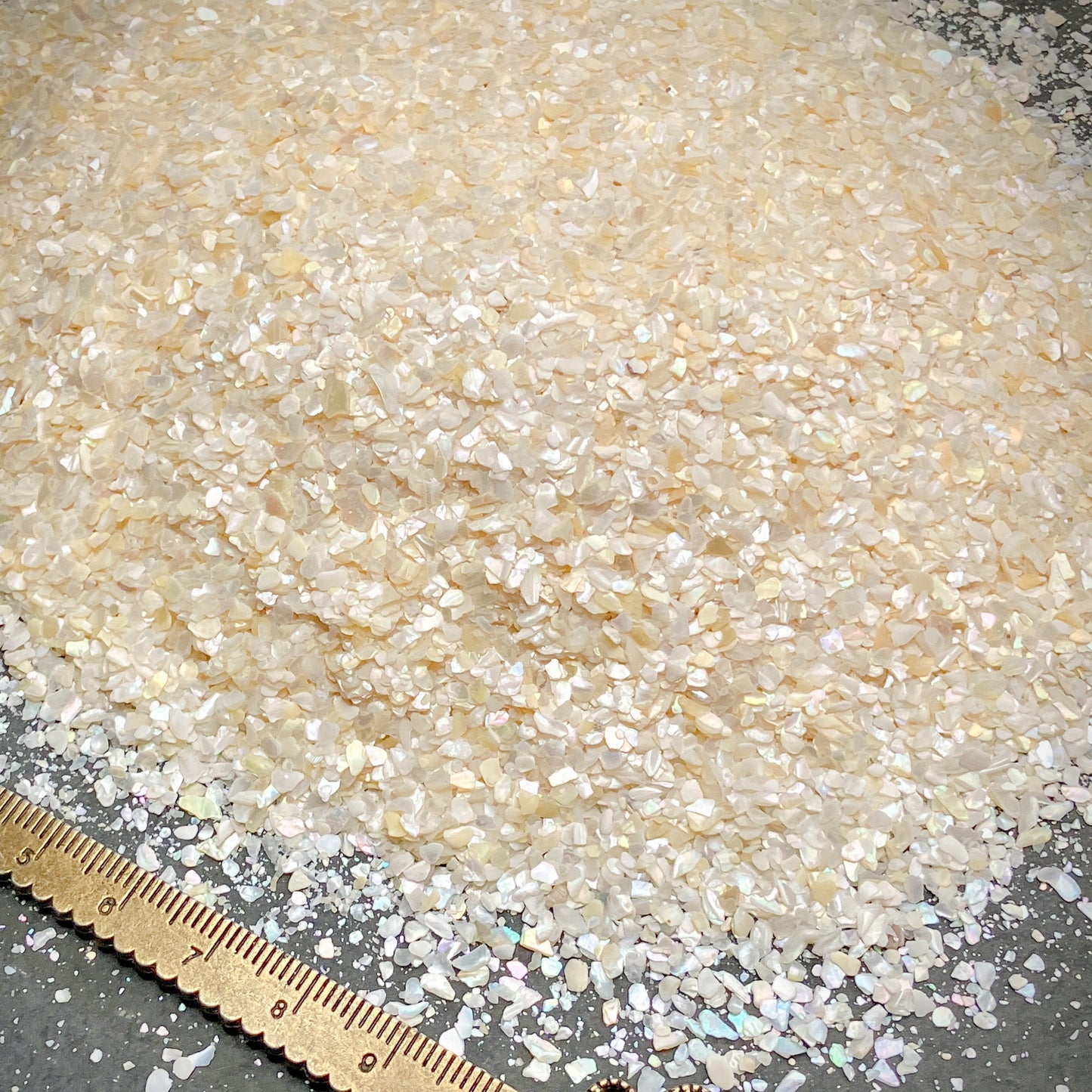 Crushed Creamy White Mother of Pearl Flakes, Medium Sand (0.25mm-2mm)