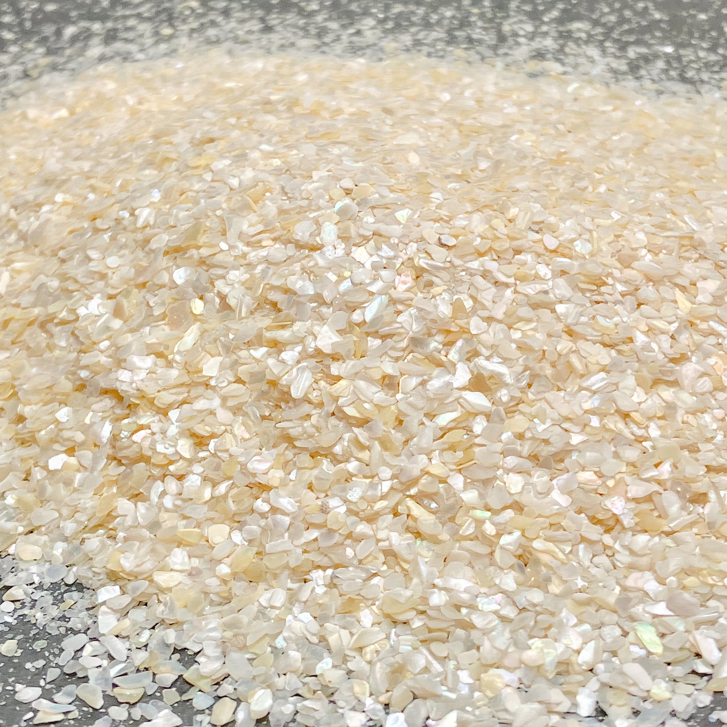 Crushed Creamy White Mother of Pearl Flakes, Medium Sand (0.25mm-2mm)