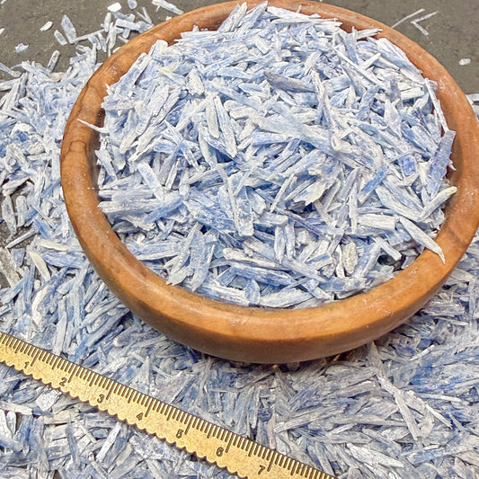 Crushed Blue Kyanite Small Blades (Grade A) from Brazil, 1cm-3cm in Length, 2mm-4mm in Width, for Inlay, Resin Art, Embellishments or Orgone Pyramids